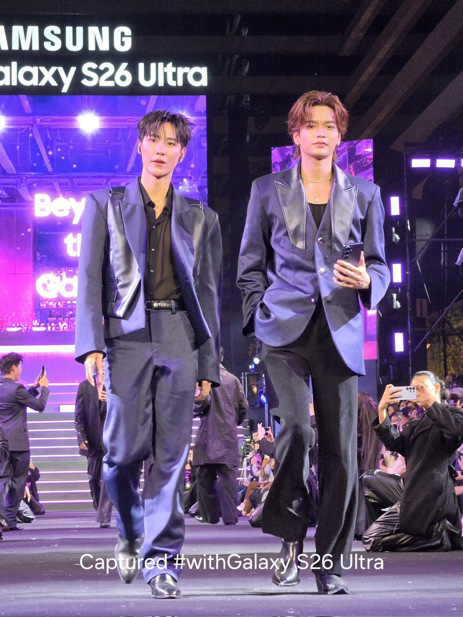 งานคู่จู่มาร์คกับพี่ซซงานแรก มันจะจึ้งเกิน ว่ามั้ยมีมี่ 💙 💛
#GalaxyAI #GalaxyS26Ultra
#BeyondtheGalaxy
#GalaxyxJuniorMark