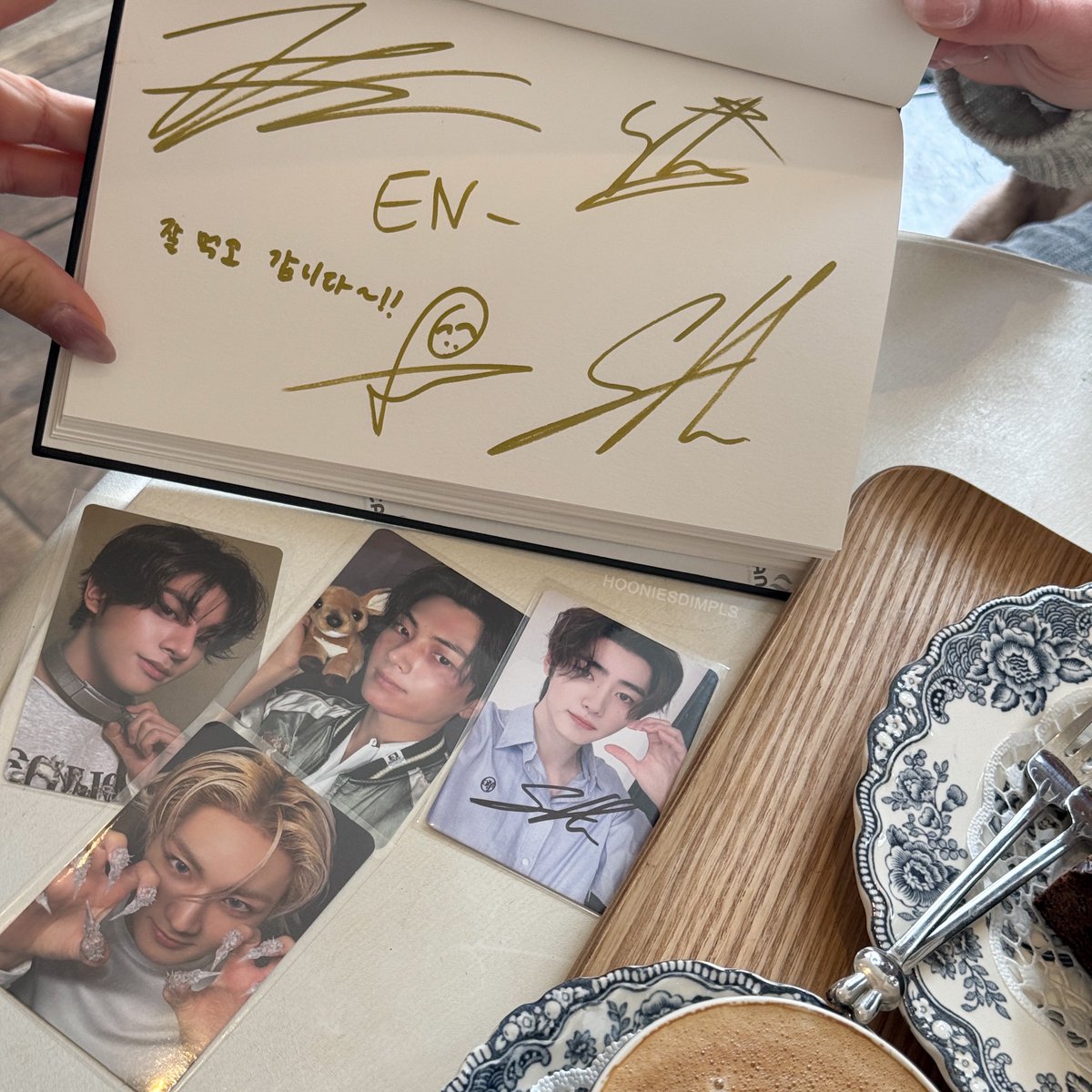 val ᡣ𐭩 tweet media