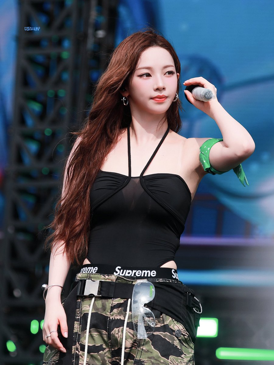 kismet_411's tweet photo. 250705 WATERBOMB
💙
#카리나 #Karina #에스파 #aespa #エスパ #カリナ #劉知珉 https://t.co/1TkpzzDOO0