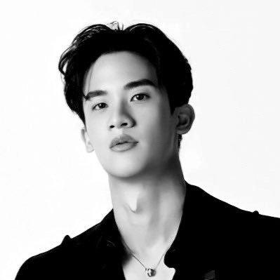 loveyoutaynew's tweet photo. fan account               real account

🤣🤣
TAY FOR LOEWE FW2026
#LOEWExTayTawan
#LOEWEFW26 #LOEWE 
#Tawan_V https://t.co/b7RTGkE9iK