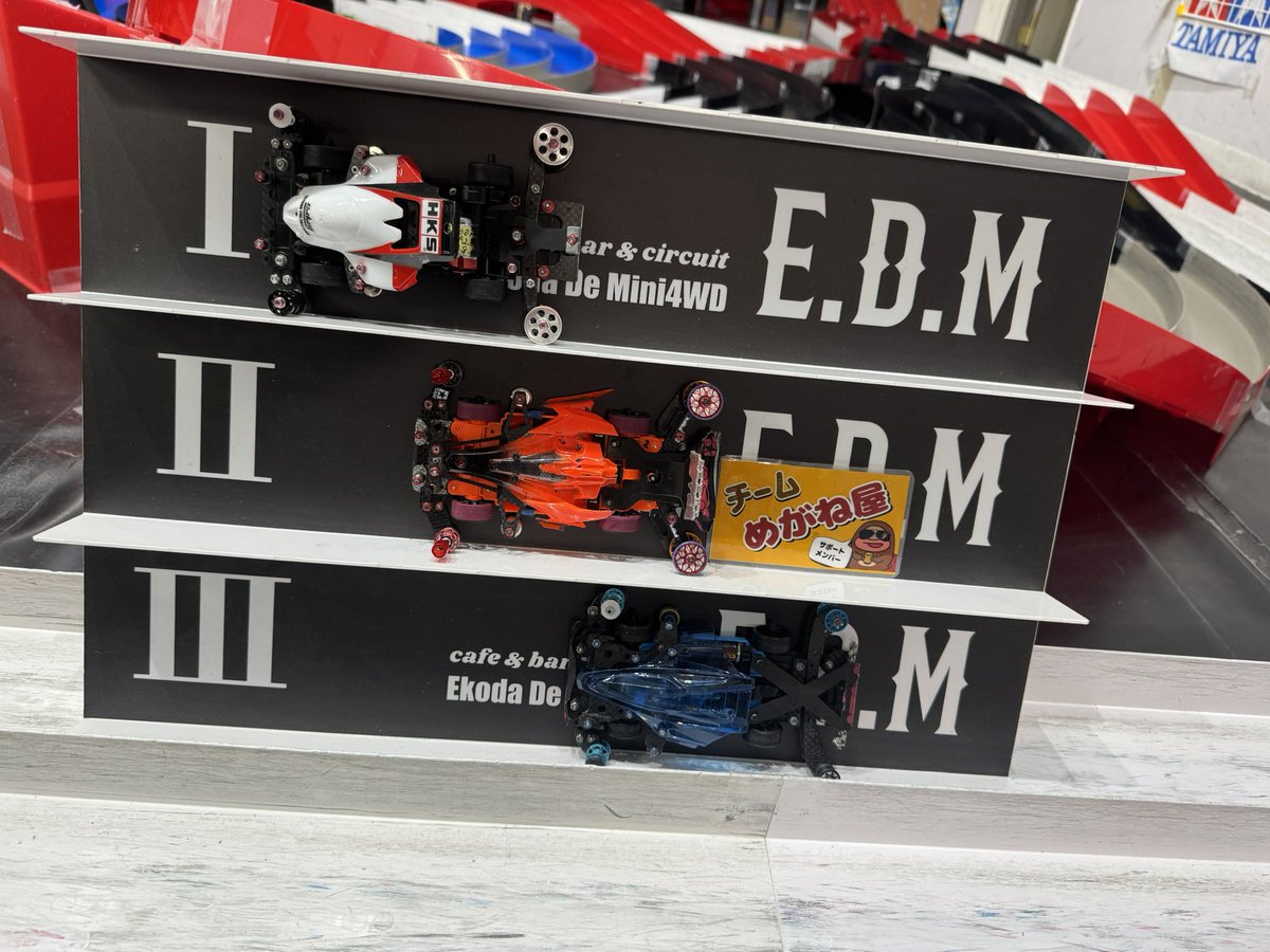edm__design's tweet photo. 【3/6(金)オープンナイト結果】
優勝:よしのぶ選手🏆
準優勝:ポポロ選手🥈
3位:あんどう選手🥉
でした‼️
よしのぶ選手初優勝☺️やりました🎉
おめでとうございます🎉
#EDM
#mini4md https://t.co/m1I80rbl7d
