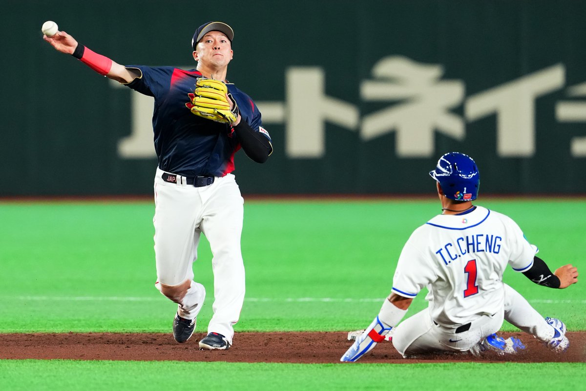 ydb_yokohama's tweet photo. #WorldBaseballClassic  一次ラウンド初戦のチャイニーズ・タイペイ戦、#侍ジャパン は大勝スタート！👏
試合前の円陣声出しでもチームを勢いづけた #牧秀悟 選手は、ビッグイニングにつながるヒットを放つなど、チームに貢献しました！🫡

#侍ジャパン
#WBC　
#お茶点てポーズ 
#baystars https://t.co/dRNnM1fB4X