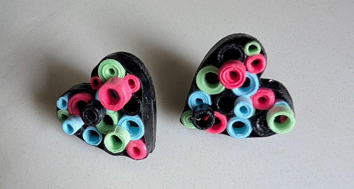 theanitaco's tweet photo. Quilled earrings. I'm impressed. 😯😍

https://t.co/CDggjEvtUX

#FridayVibes #QuillingArt #Canada #OnlyFriendsDreamOn #FridayMotivation https://t.co/5BsRuu0DCx