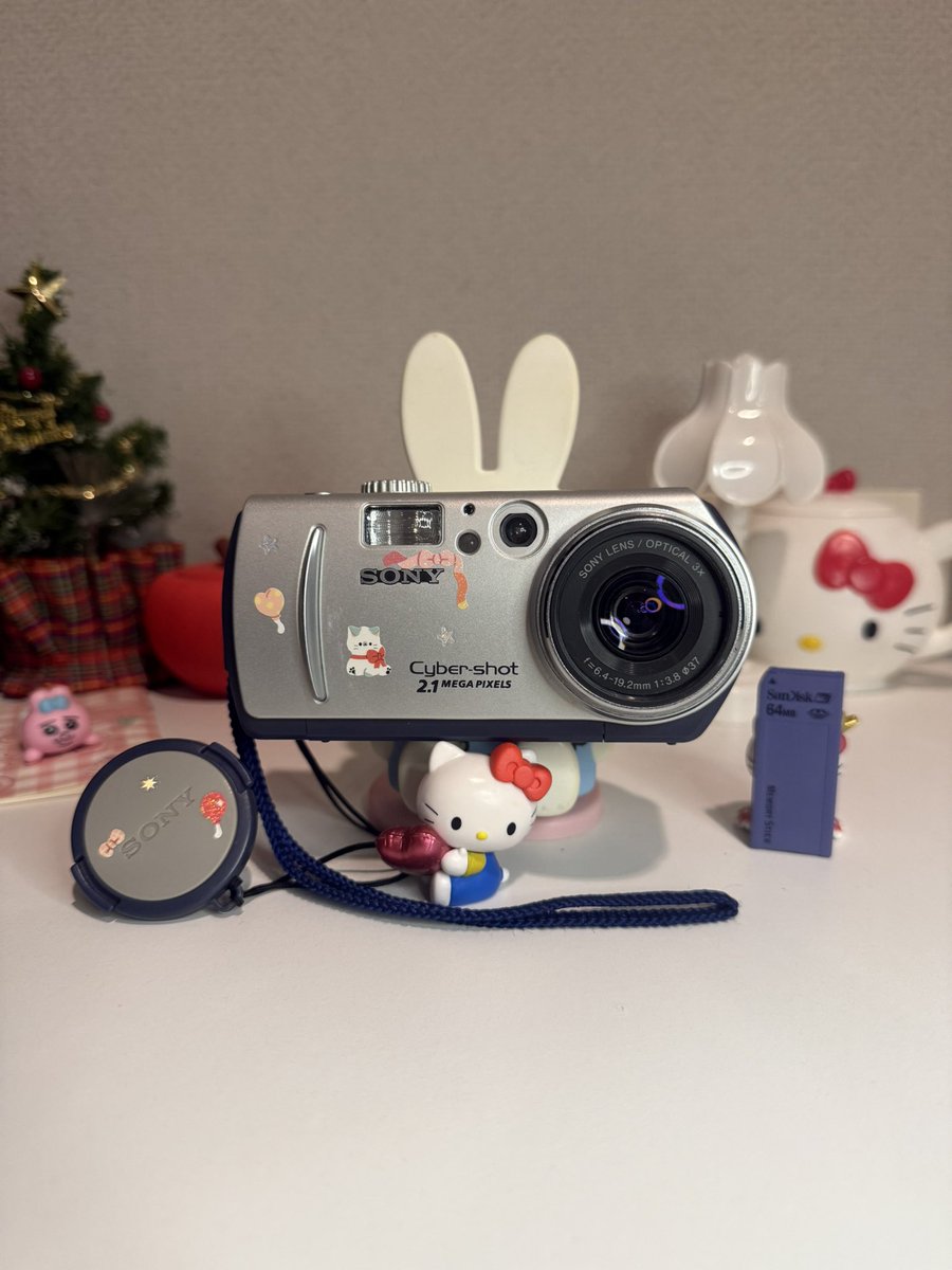 PATT02222's tweet photo. กล้อง Sony DSC P50

🔥ราคา 2,150 รวมส่ง 

💋ปรับได้หลายโทน

💢ตำหนิ : จอย่นจุ๋มนึงไม่มีผลต่อรูปถ่าย

✅ ภาพ วีดีโอ แฟลช โหมด ซูมเข้า-ออกใช้งานปกติ

อุปกรณ์ : กล้อง+สายคล้องมือ+เมม+ฝาปิดเลนส์
(ใช้ถ่าน AA ซื้อเซเว่นได้งับ)

#กล้องดิจิตอลมือสอง  #กล้องดิจิตอล #กล้องมือสอง https://t.co/etIyjdkLtB
