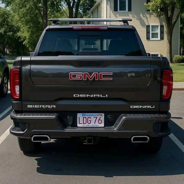 Sandrabullbfans's tweet photo. @FoxNews @DonaldTrump Honey your package is ready and is gonna be delivered to you immediately I want you to drop your address and be careful this time I would want your package delivered to a wrong address, I'm gonna do everything possible to make sure your package gets to you https://t.co/XKXkdqHQTw