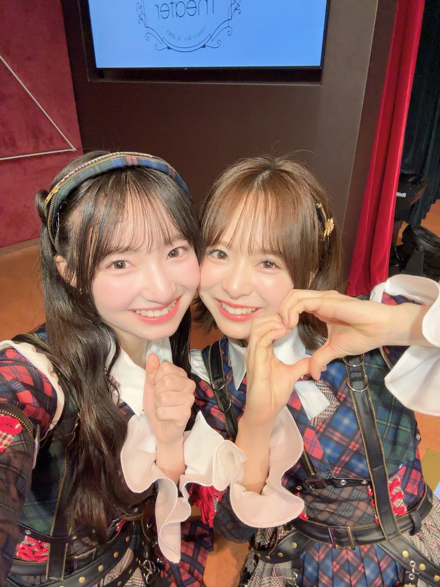 「ここからだ」公演ありがとうございました！

昨日の発表をした次の日にまた劇場公演に出演できて嬉しいです！

ファンのみなさんやメンバーのみなさんが温かく受け入れてくださって、1曲1曲の歌詞がすごく沁みて少しウルウルしてました🥹

劇場公演もみなさんのことも大好きです！！