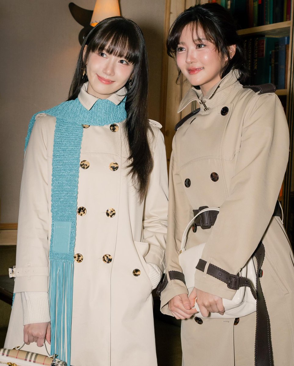 260306 YoonA with Junei Plearnpichaya at Togetherness in London with Burberry (260223)
Cr. juneiperb0i
instagram.com/p/DViwfoEkas0/…
#YoonA #윤아 #임윤아 #LimYoonA 
#YoonAxBurberryWinter2026 #YoonAxLFW2026