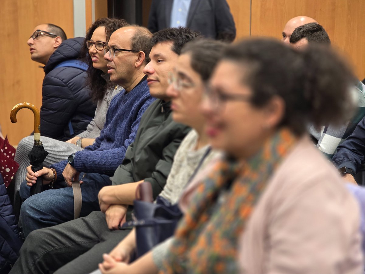 plenaextremadur's tweet photo. Entidades de Badajoz visitan el Palacio de Justicia de en una Jornada de Puertas Abiertas organizada por el Tribunal Superior de Justicia de Extremadura.
Las personas participantes presenciaron un simulacro de juicio y recorrieron distintos espacios del edificio. https://t.co/kdW9c6kYPM