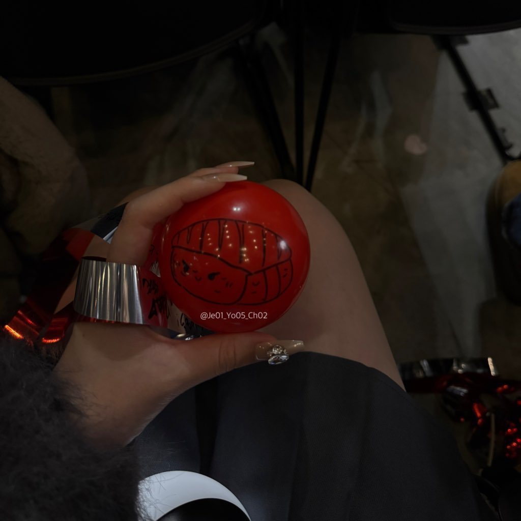 くろみ tweet media