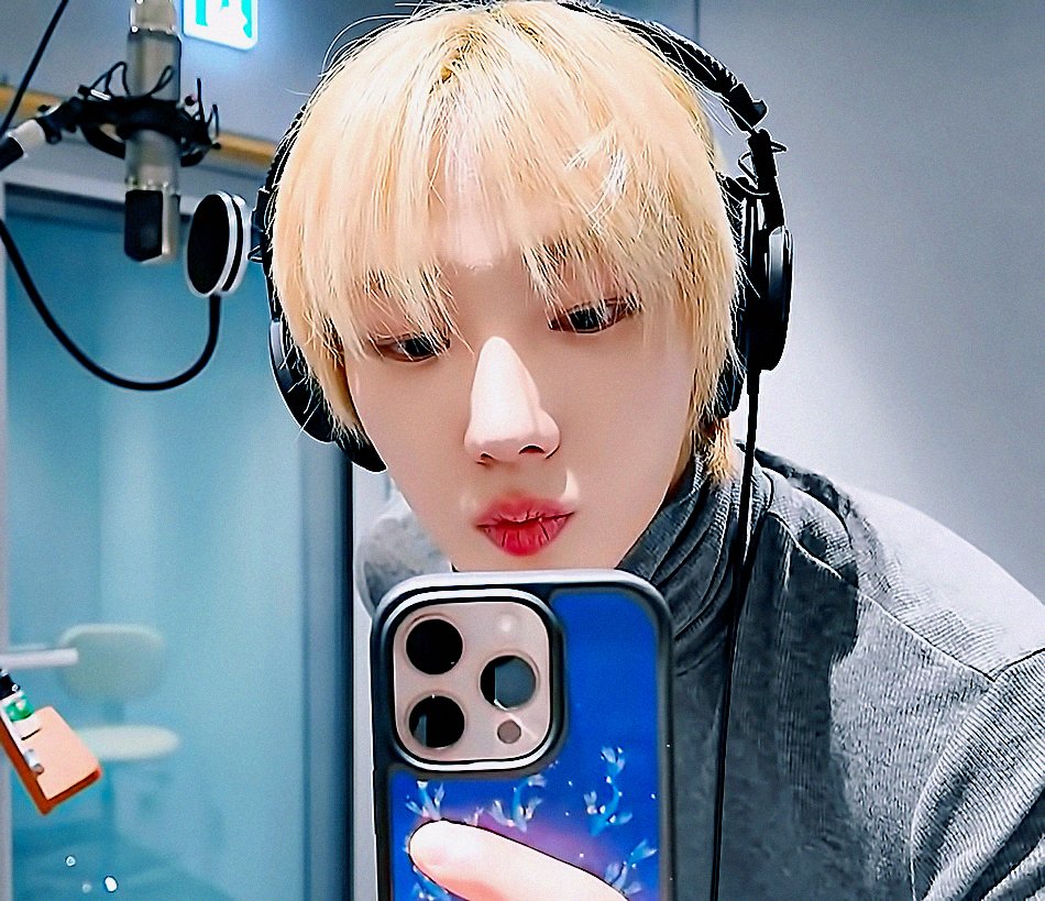 우에이 tweet media