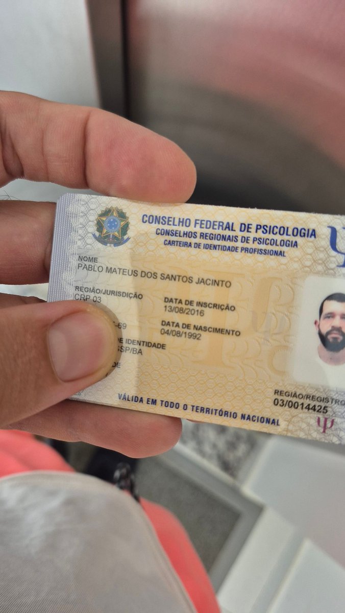 Finamente peguei a carteirinha nova! Adeus, pedaço de papel impresso em impressora comum