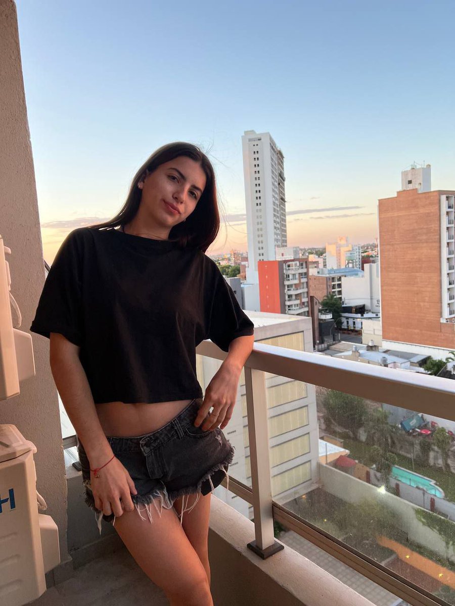 Jade_wla's tweet photo. Mon ex me laissé pas sortir comme ça

Vous trouvez ça normale ? 🤮

Si tu poses un ❤️ je te montre tout 😇 https://t.co/53l3pdLv41