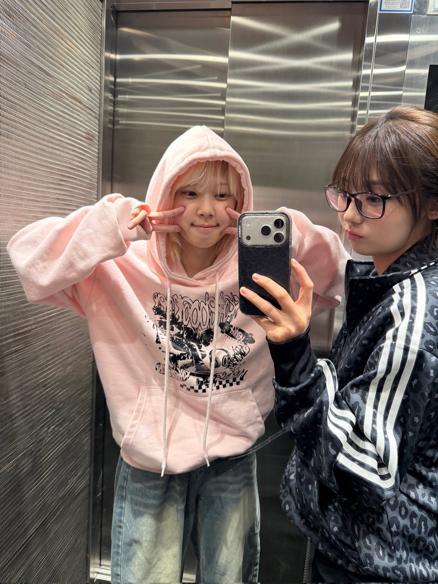 for_unis's tweet photo. 260303 weverse update 

[🐿️] The Final Chapter

🎧 Welcome to the Show - DAY6
1/7

#HYEONJU #진현주 #UNIS #유니스 https://t.co/20EgRjbc7e