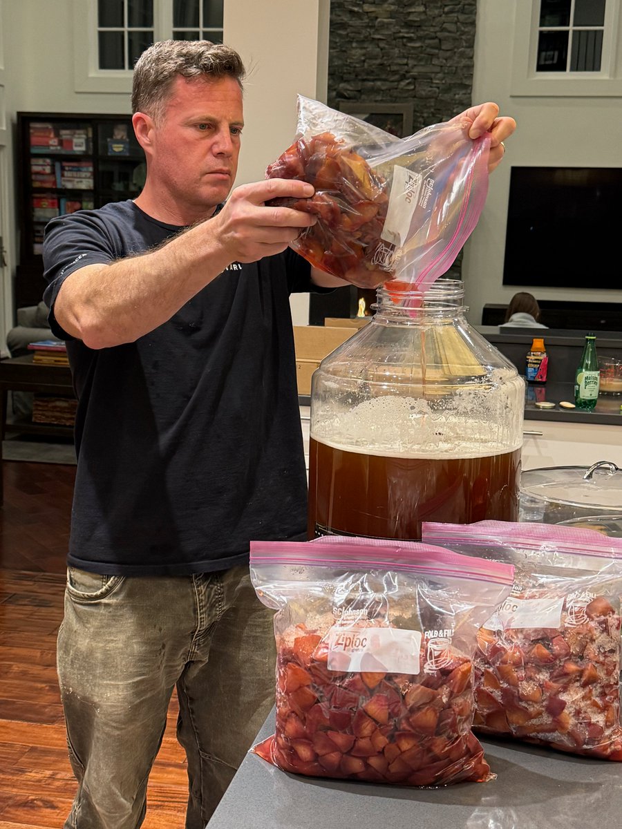 Adam Rossi tweet media