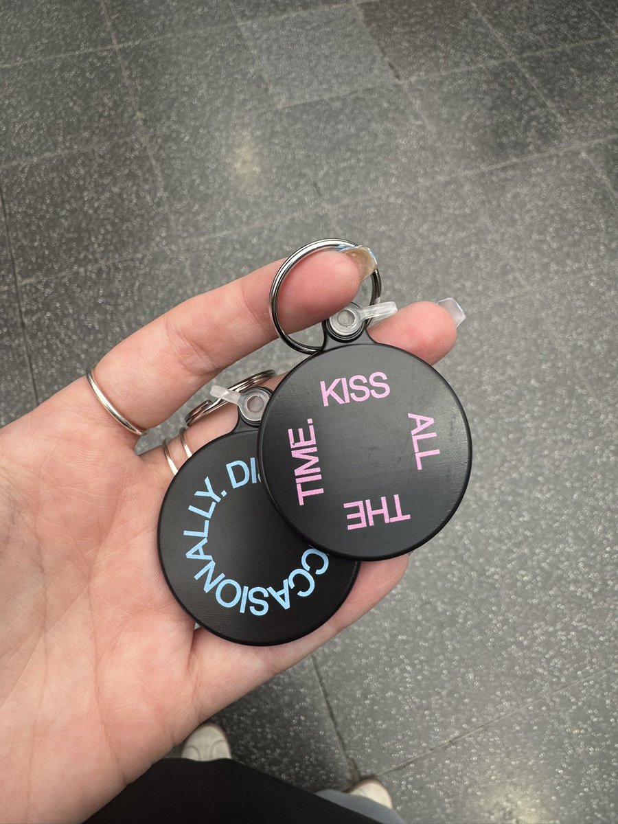 maggie ☾ tweet media