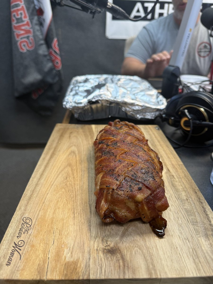 960 The Ref tweet media