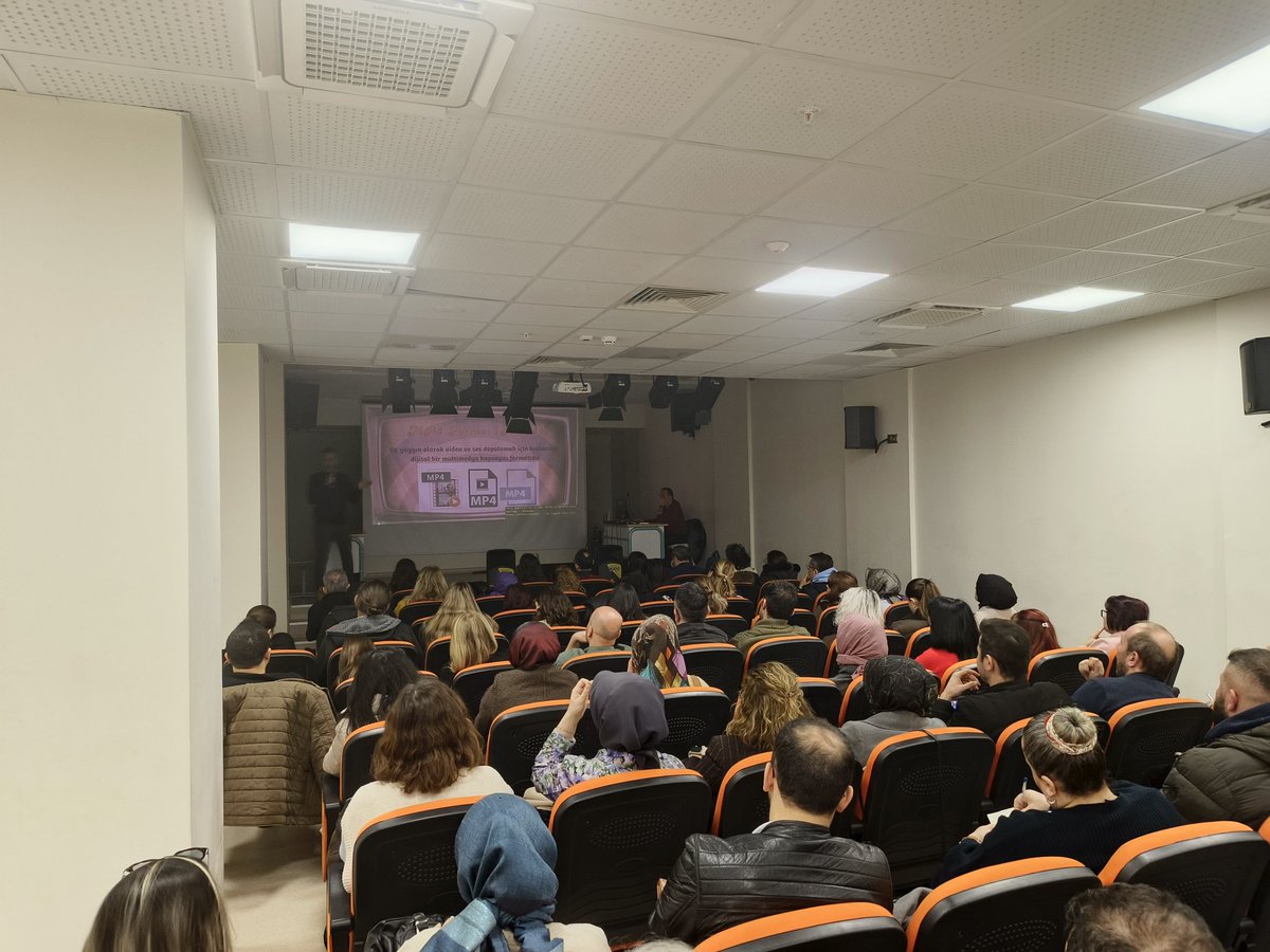 Erdemi sanatla buluşturuyoruz! 🎬
​İl Teftiş Kurulu Başkanımız Yavuz Bayar’ın açılışını yaptığı “Senaryo Yazımı ve Sinematografi” eğitimini tamamladık. Akran dostluğunu beyaz perdeye taşıyacak olan tüm öğretmenlerimize başarılar dileriz. 🤝✨
<a href="/bursailmem16/">Bursa İl Millî Eğitim Müdürlüğü</a> <a href="/Yusuf__Tekin/">Yusuf Tekin</a> <a href="/MebOrgm/">Özel Eğitim ve Rehberlik Hiz. Genel Müdürlüğü</a>