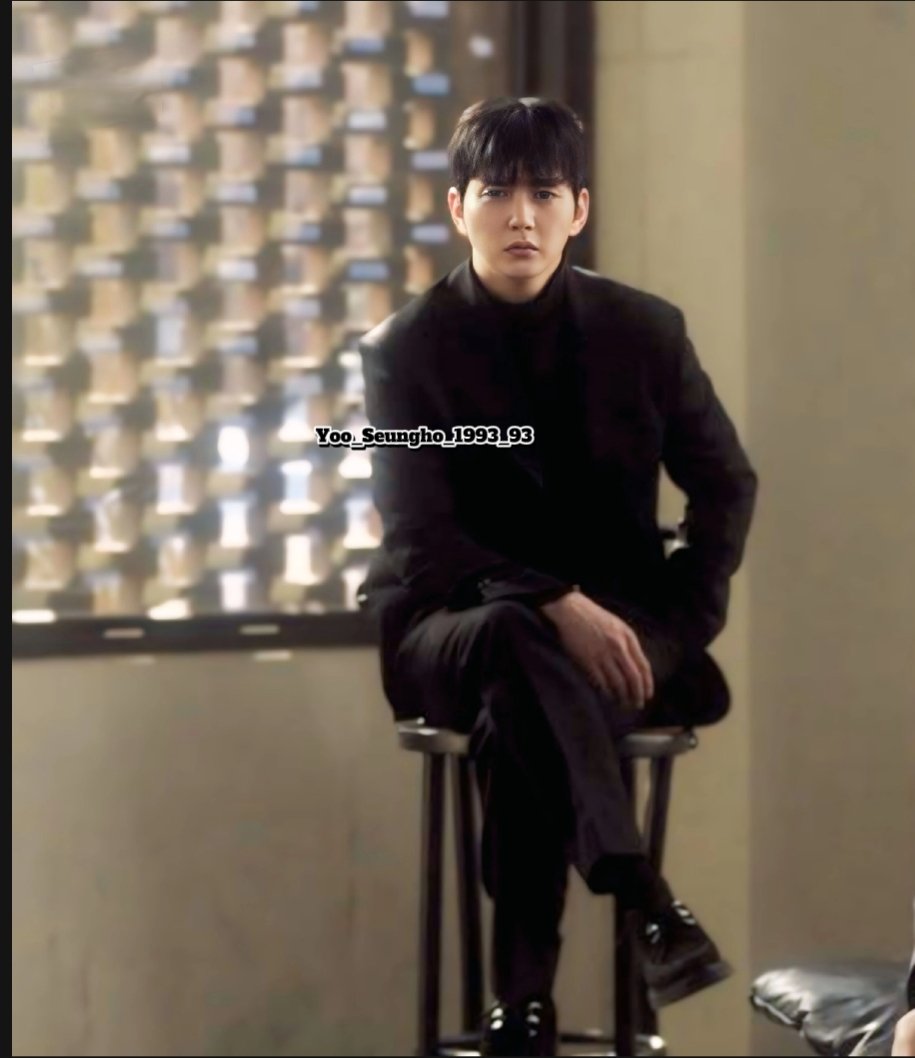 Moldir755841576's tweet photo. Yoo Seung-ho 🤴🏻
Habit: Avoiding social media. 🚫📱
He practically doesn't use them personally. He prefers to spend his free time at home with his pets. 🐈⬛❤️
#YooSeungHo #ЮСынХо #유승호 #ImNotARobot #Kdrama #KoreanActor #Dandyoo #ActorYooSeungHo #Korea #Dorama #ЯНеРобот # https://t.co/wOdFfQTJwf