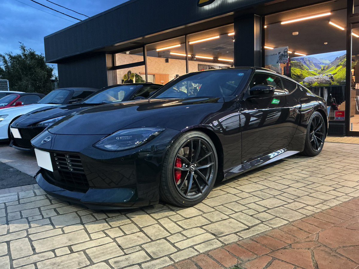 B-Max Custom Factory tweet media