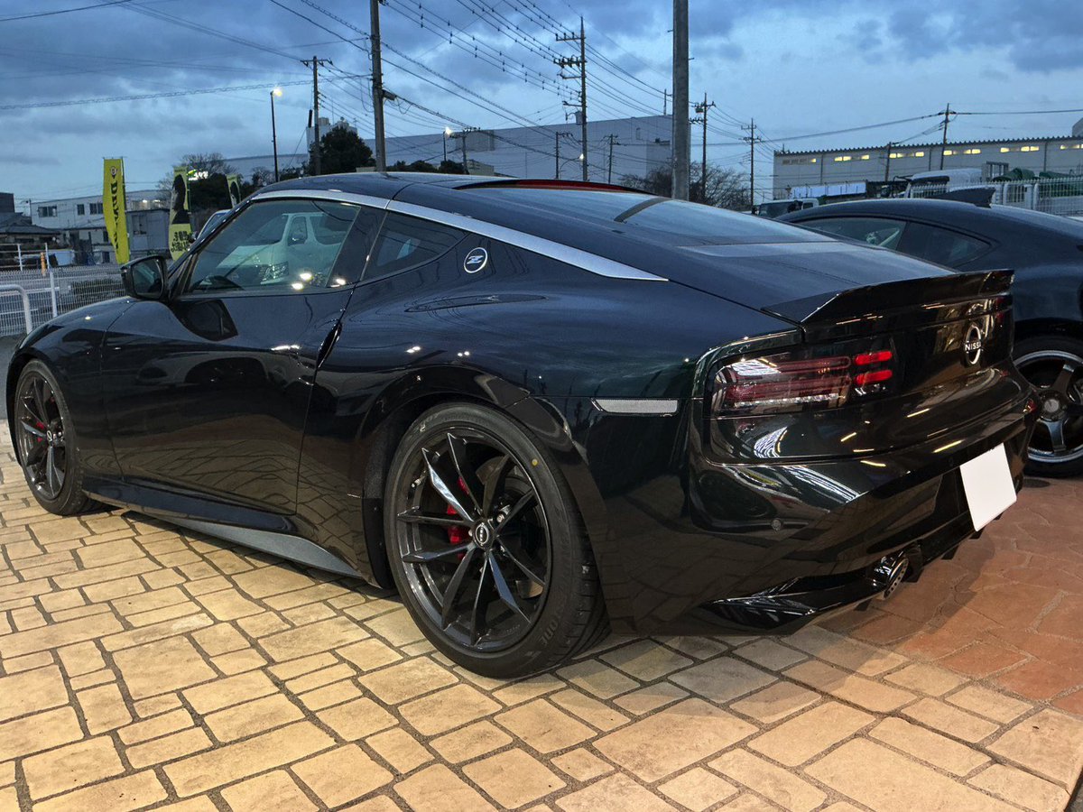 B-Max Custom Factory tweet media