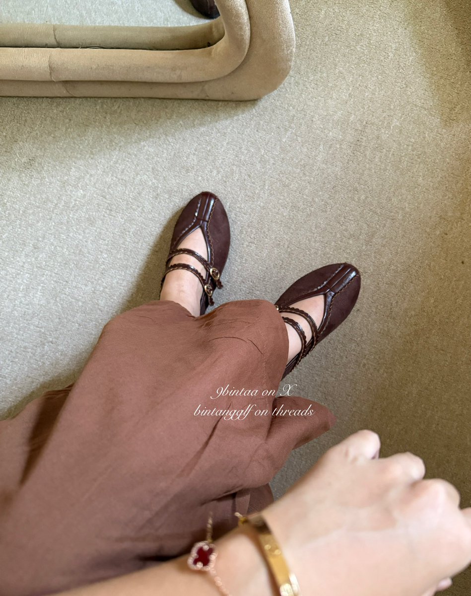 SUNGKEM😭 again nemuin brown flatshoes secakep &amp; senyaman ini… punya 7 pasang dari LOKAL BRAND ini beneran gaada yg zonk👍🏻👌🏻
