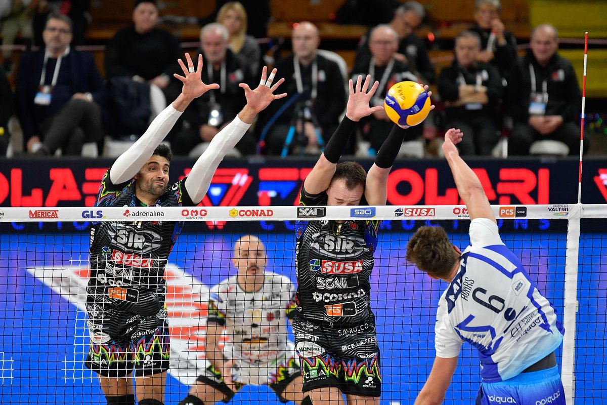 SIRVolleyPG's tweet image. Si accendono i riflettori: cominciano i Play Off! 

Domani a Perugia Gara 1️⃣ con Monza!

sirsafetyperugia.it/new/si-alza-il…

#BlockDevils