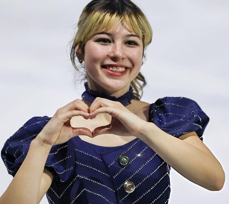 emmasarchivee's tweet photo. and you've got a smile that can light up this whole world https://t.co/DS0nVtC0Xg