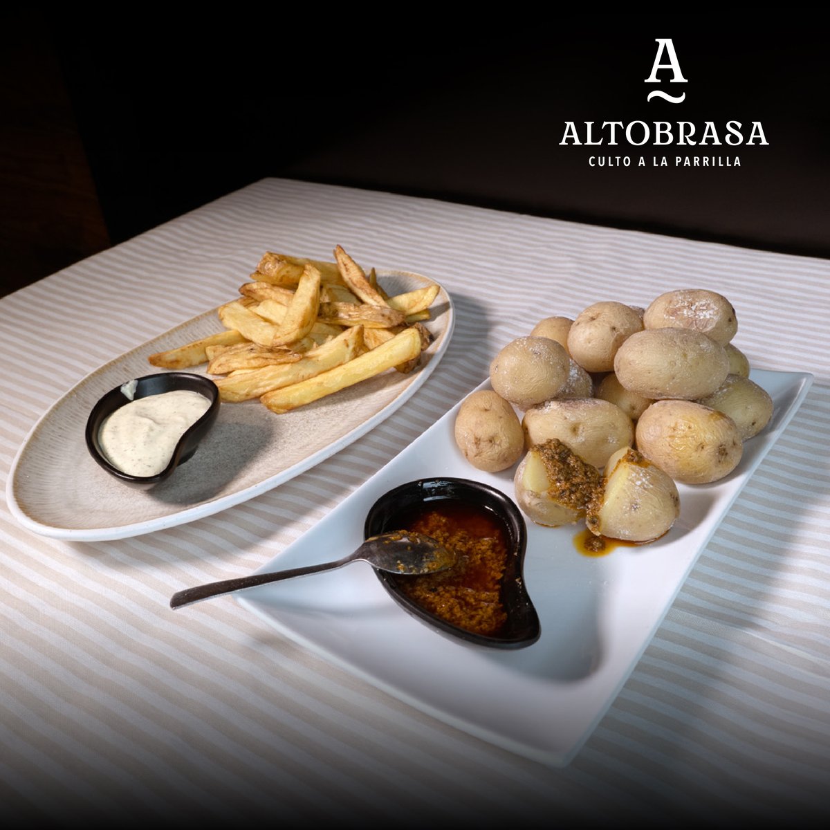 altobrasa's tweet photo. ¿Eres de clásicos o de valientes? 🤔

En Altobrasa, la carne es la protagonista, pero la guarnición es la que pone el broche de oro.

🍟 ¿Patatas fritas caseras o patatas arrugás con mojo picón?

Cuéntanos, ¿cuál pedirías hoy para acompañar tu corte a la brasa favorito? 👇 https://t.co/qI0lIReSTv