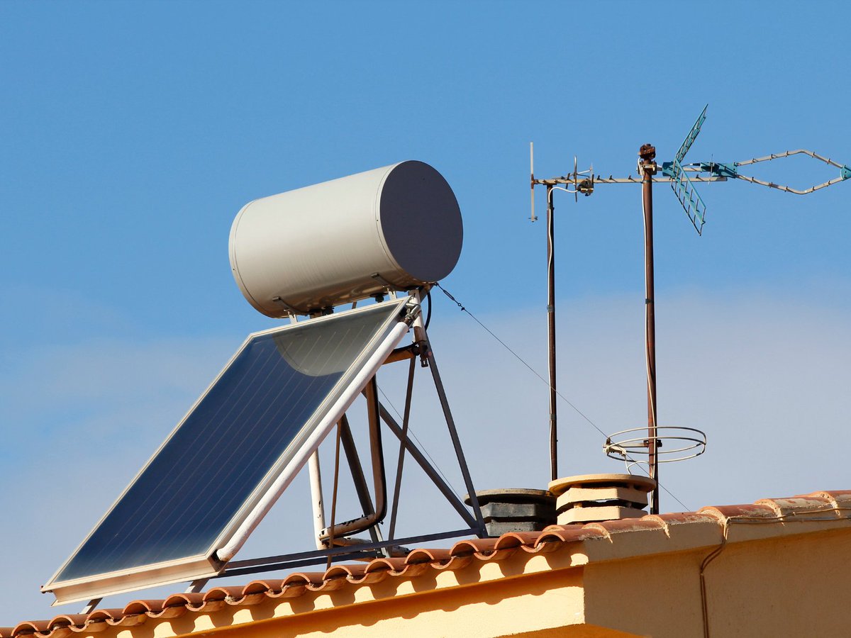 30-50% of your electricity bill goes down the drain. Literally. 🚿💸

Full law compliance July 2026: Every new Kenyan home MUST have solar water heating.

Here's why your wallet will thank you 👇

linkedin.com/pulse/new-sola…

#SolarKenya #KPLC #RenewableEnergy #Nairobi #RealEstateKE