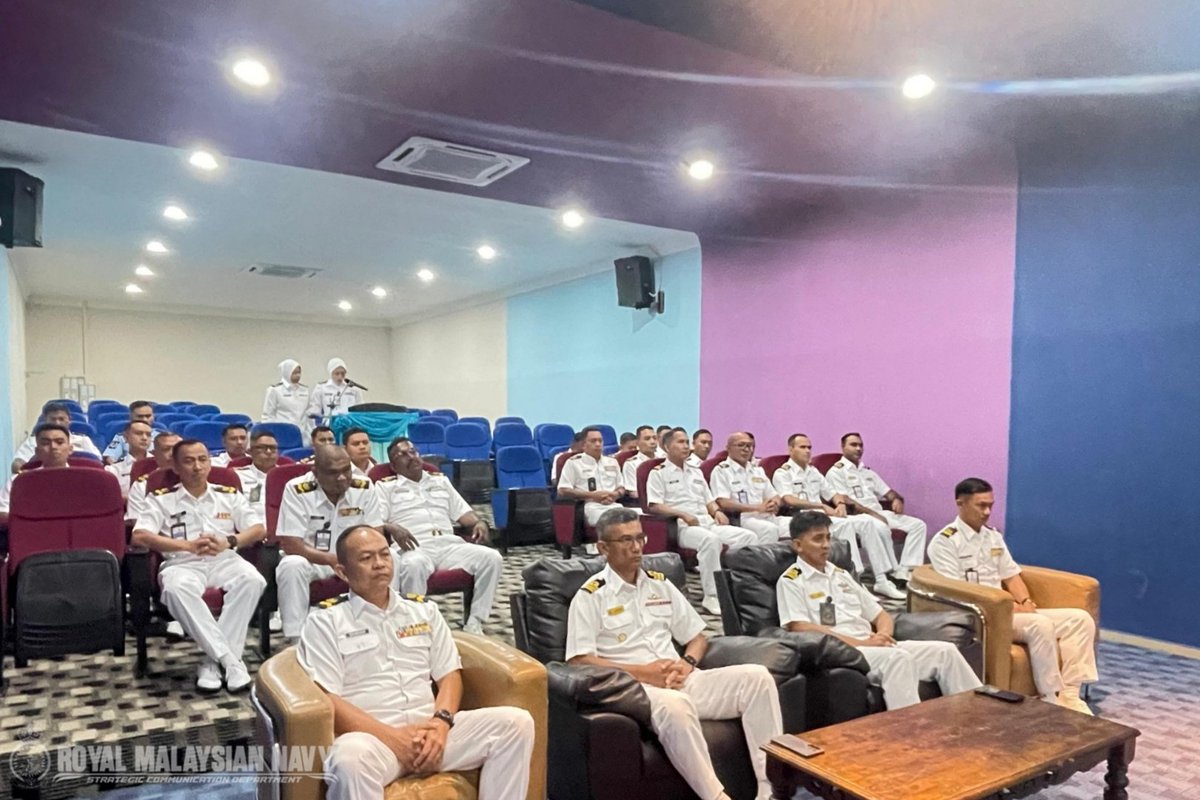 RMN Leadership Centre tweet media