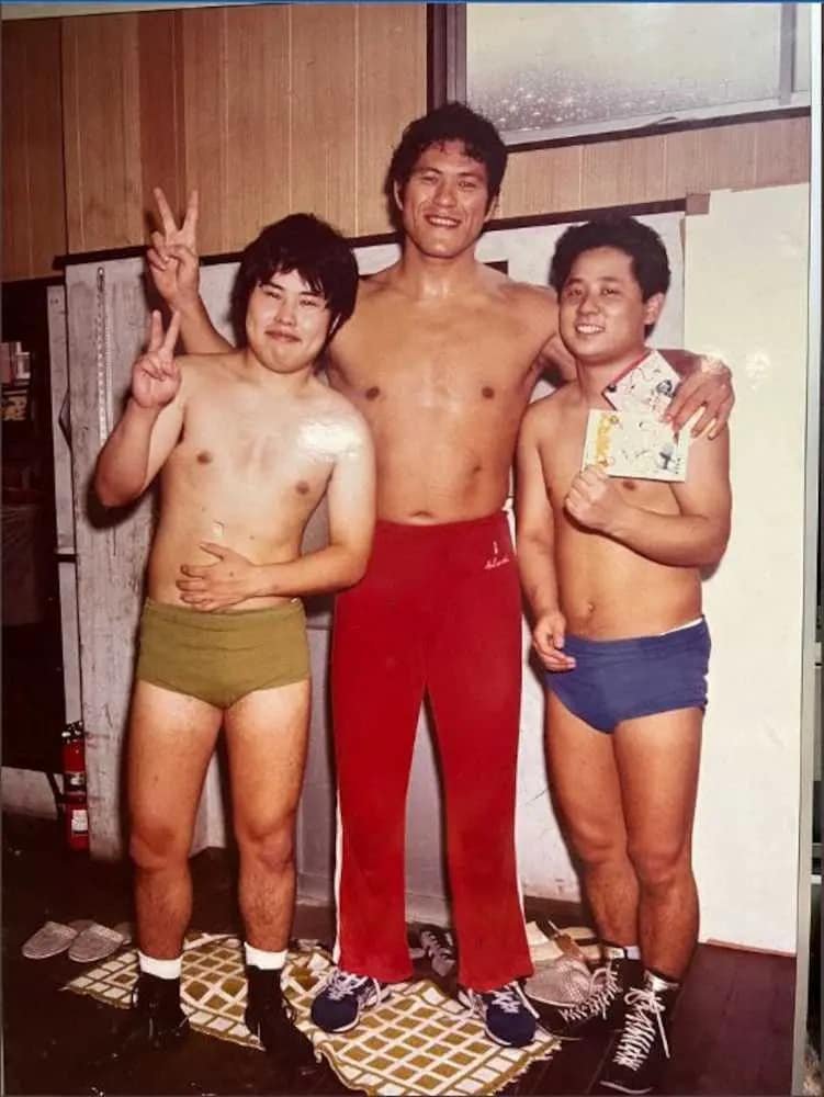 allan_cheapshot's tweet photo. Takashi Shimada (right) who trained with Antonio Inoki in 1983.

"I couldn't keep up, but of course I couldn't"

He is the creator of Kinnikuman. https://t.co/ydjZe38LxE