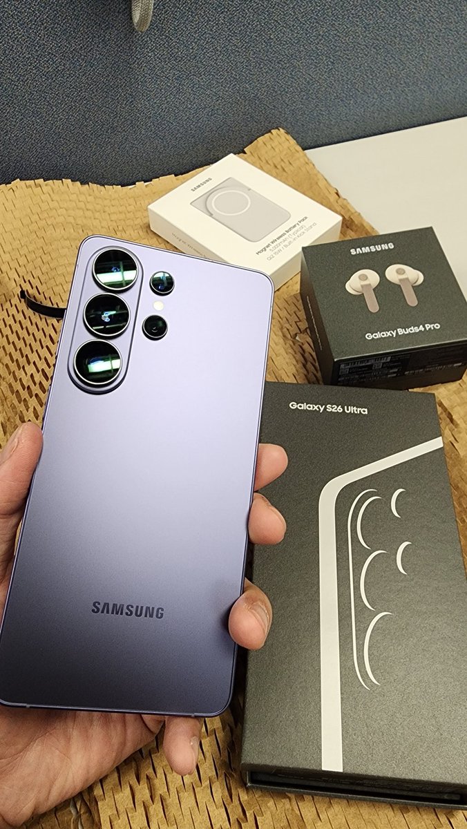TheBryanJoshua's tweet photo. a gift from me to me ü got the 1TB hehe  #SamsungS26Ultra https://t.co/taieHvpUdx