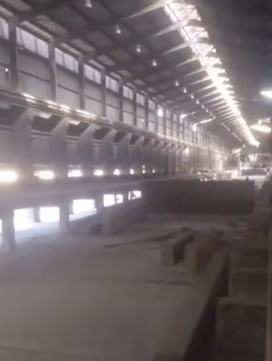 Impresionante lo que hicieron a CVG Alcasa.. esa es una de las líneas de producción de aluminio, desvalijada, destruida...