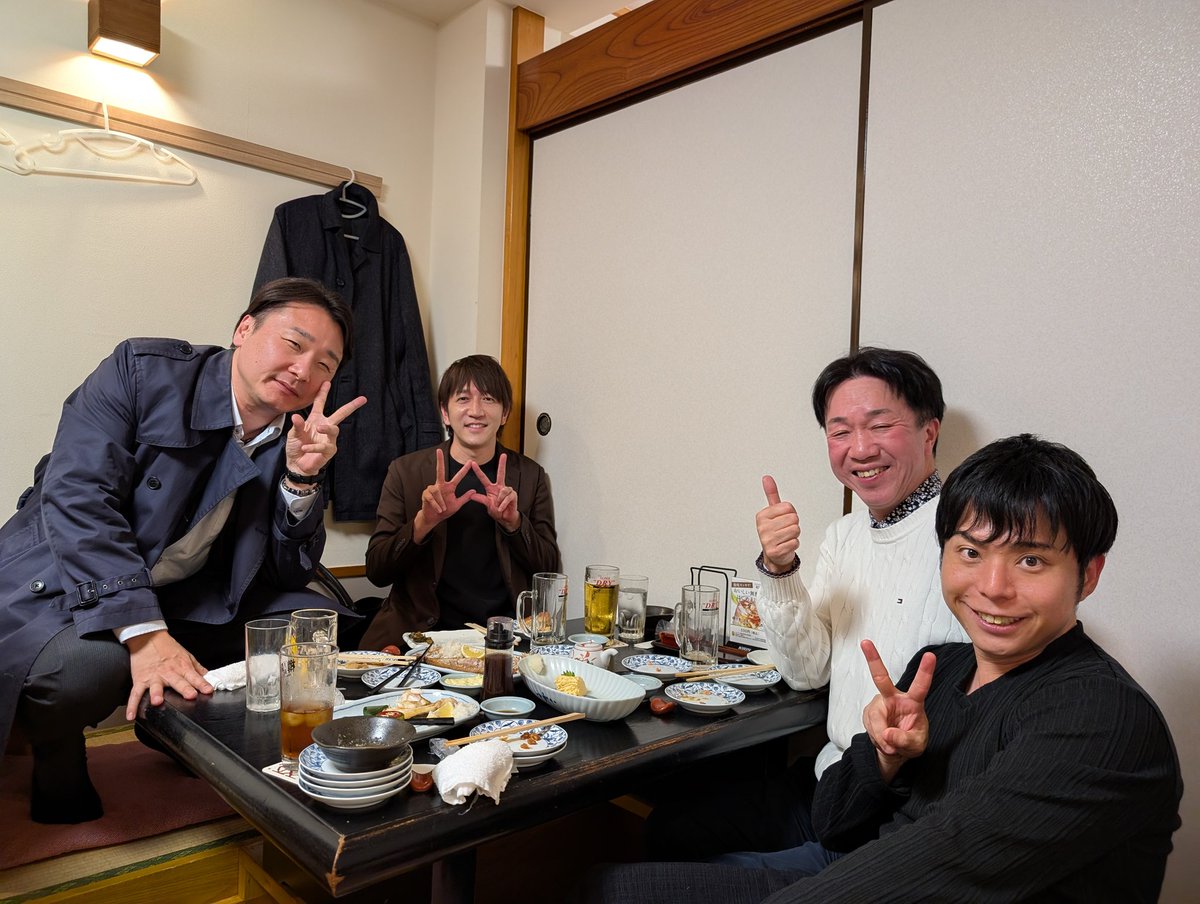 fc_organizer_s's tweet photo. 本日はCF古川講師とナユタス飯田創業者と金原さんと飲み会。
皆それぞれYouTubeやXでは言えない情報を持ってるし、
倫理観も平衡感覚も安心できる変人で面白い人達。
色々あるフランチャイズ業界ですが、この価値観を持つ方々が増えればより健全に前進するのにな〜って思います。
皆さんが思っている以上に自分はフラットです。
まあこう言っても伝わらない方が多いので、未来を作ることに集中ですね。
ではまた。