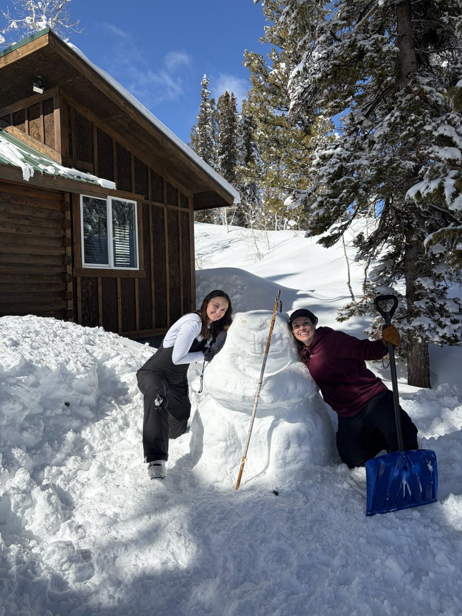 skithebeav's tweet photo. 🦫 BUILD A BEAVER! Mmm, 🤔 We received 7” of snow overnight in the last 24hrs, and 9” in the past 48. It’s 22 degrees and that overnight snow is ❄️💨 BLOWER - cold and dry. The high temp will be around 29 degrees.
Logan Canyon is plowed & sanded but slick in places. #POWday https://t.co/oz10hR5hQx