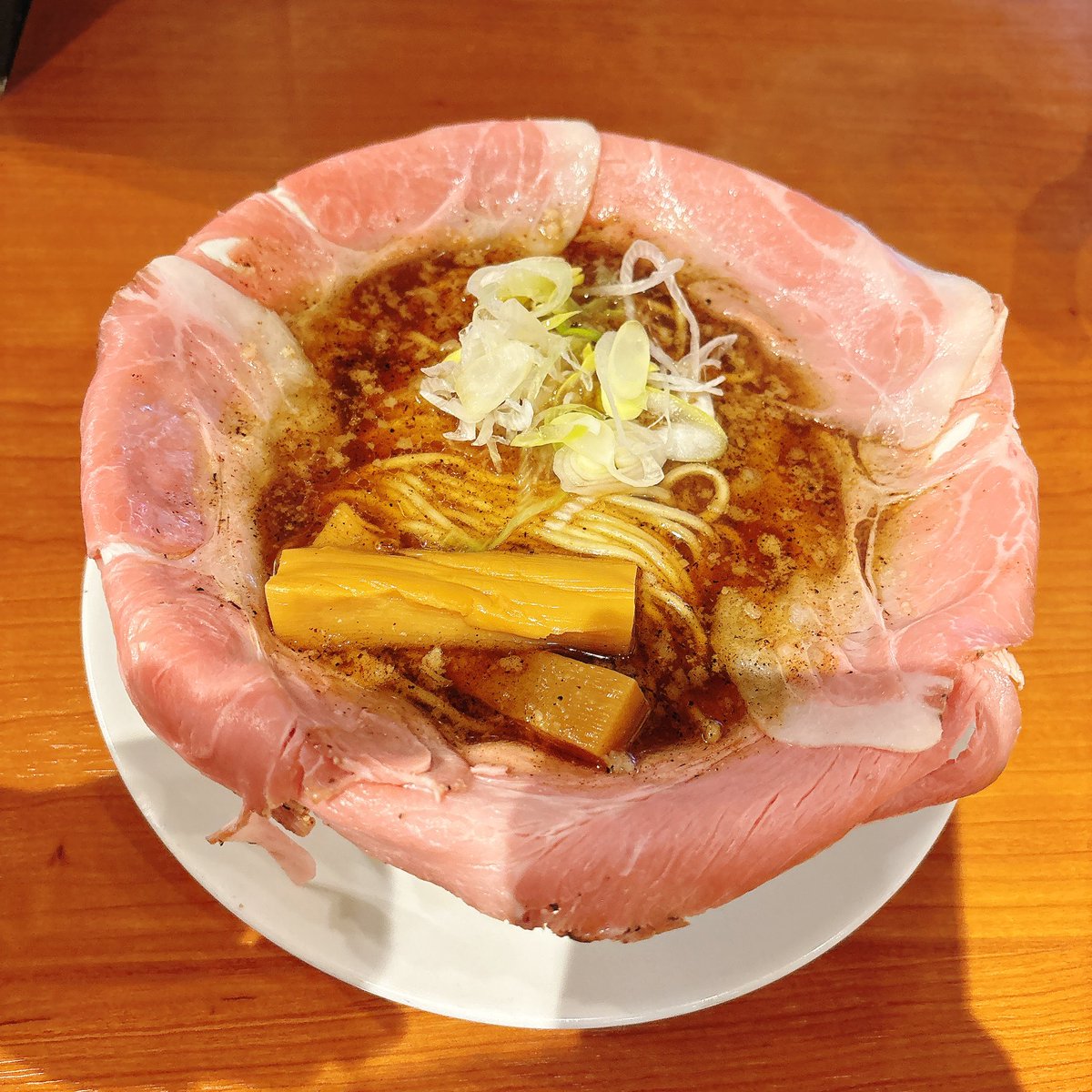 大阪でライブ前と帰る前に食べた。
年末年始やってるラーメン屋さんで美味そうなとこ探すのめちゃ困難だったな。