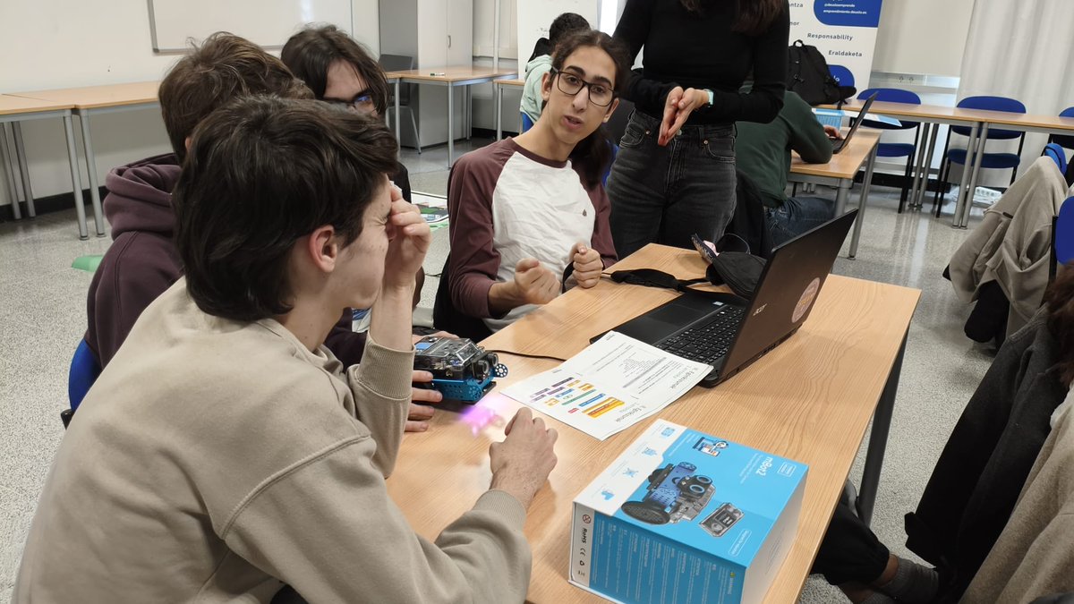 Botikazar tweet media