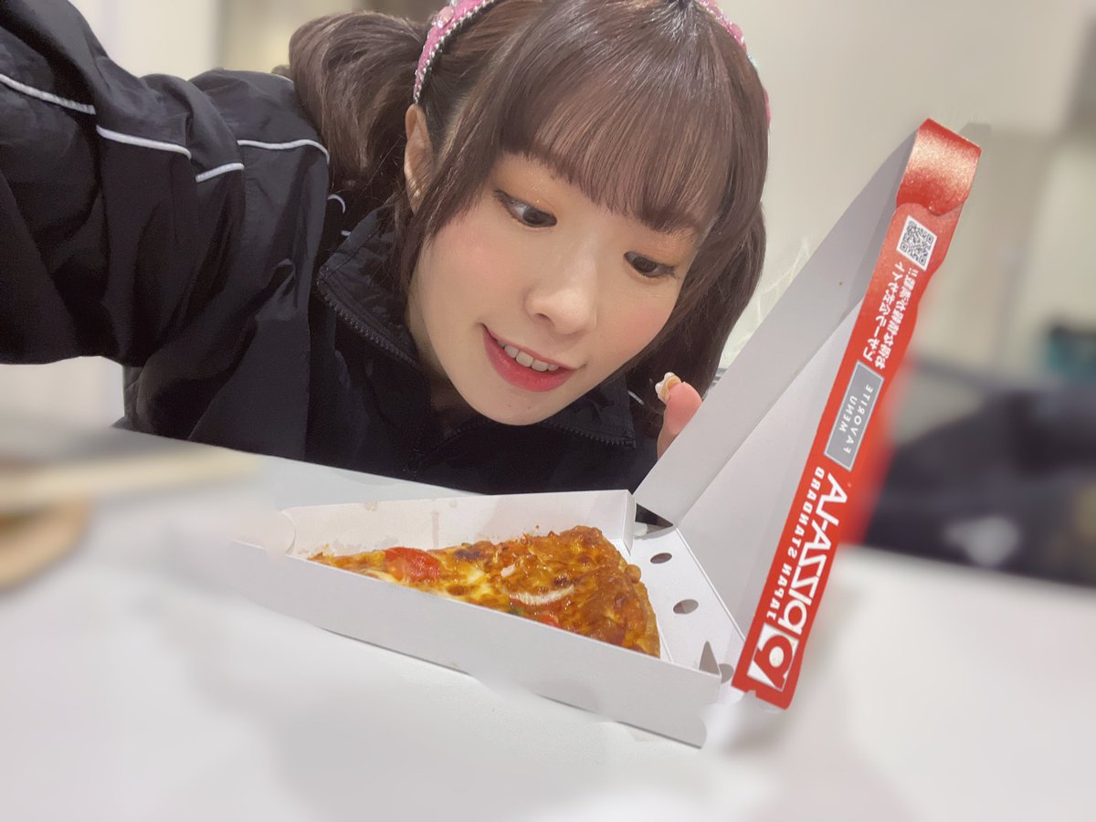 GenRaku_326's tweet photo. @furihata_ai call back🍕🤳❓❗ https://t.co/S6RnEm8o5V