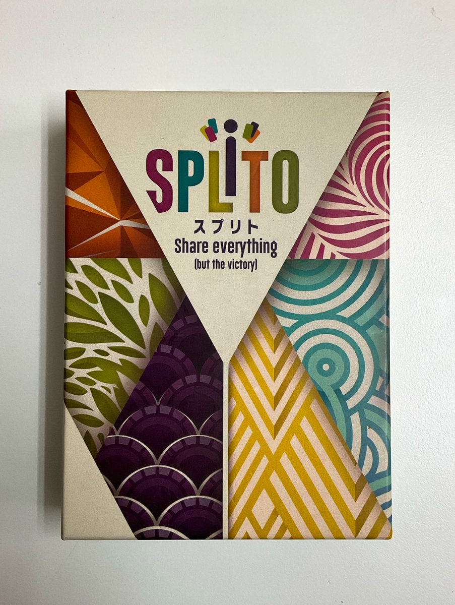 GameRoom_info's tweet photo. 「SPLITO（スプリト）」がプレイされていました
両隣のプレイヤーとの間のゾーンに
条件カード・6色の数字カードを置いていき、
終了時にそれぞれの得点を掛け合わせた勝利点を競います。
左右のプレイヤーと協力しつつ、勝利点は独自のものになる絶妙なバランス

#ゲームルーム
#代々木ゲームルーム https://t.co/erSi3XJ0dW