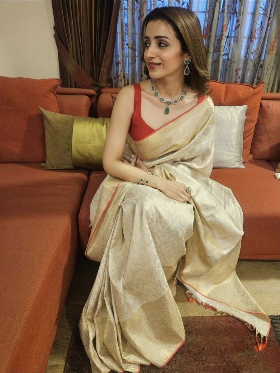 𝓓𝓸𝓵𝓵𝔂 🤍 tweet media