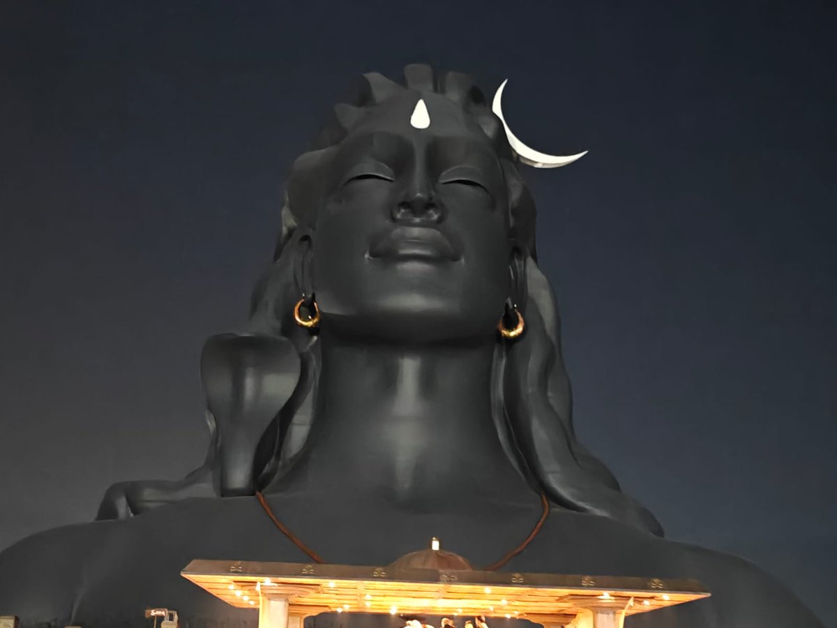 Adiyogi at 2am ... Simplely beautiful and silence..night after attending kalabhairava stapana #Adiyogi #ishafoundation @Sadhguru