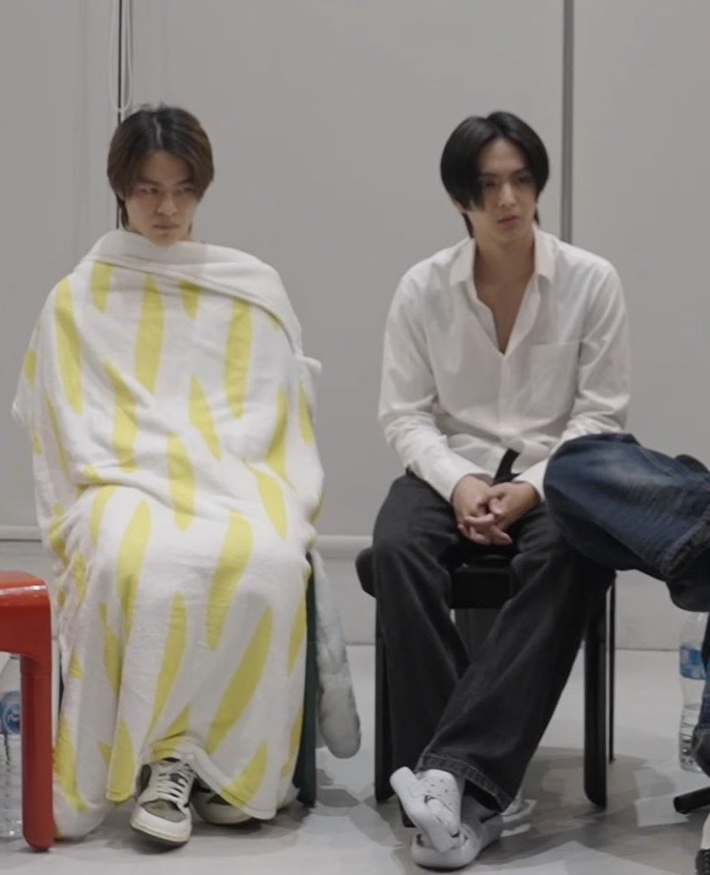 เคเดนน่ารักอ่ะ มานั่งรอพี่เป้อซ้อมด้วย😆#COPPERdechawat #MARCKRIS