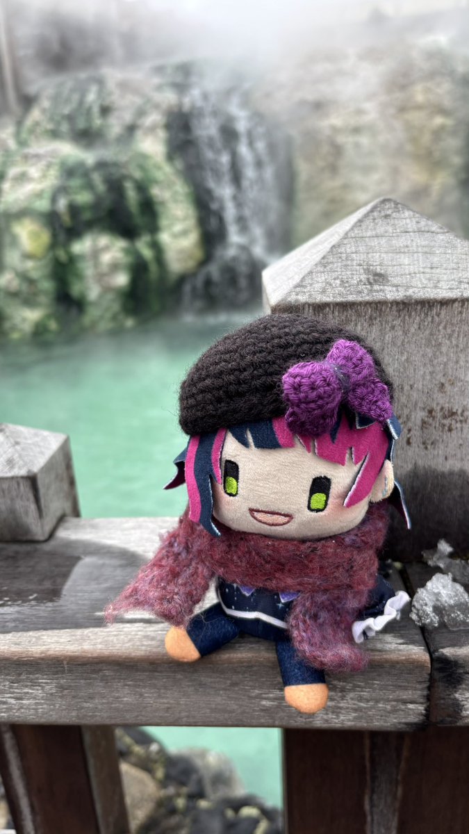 少し前にぬいを連れて草津に行ってきました！せっかくならお揃いのお帽子にしたいなーと思って前日に爆速で編みあげたリボンもベレー帽もいい感じで満足