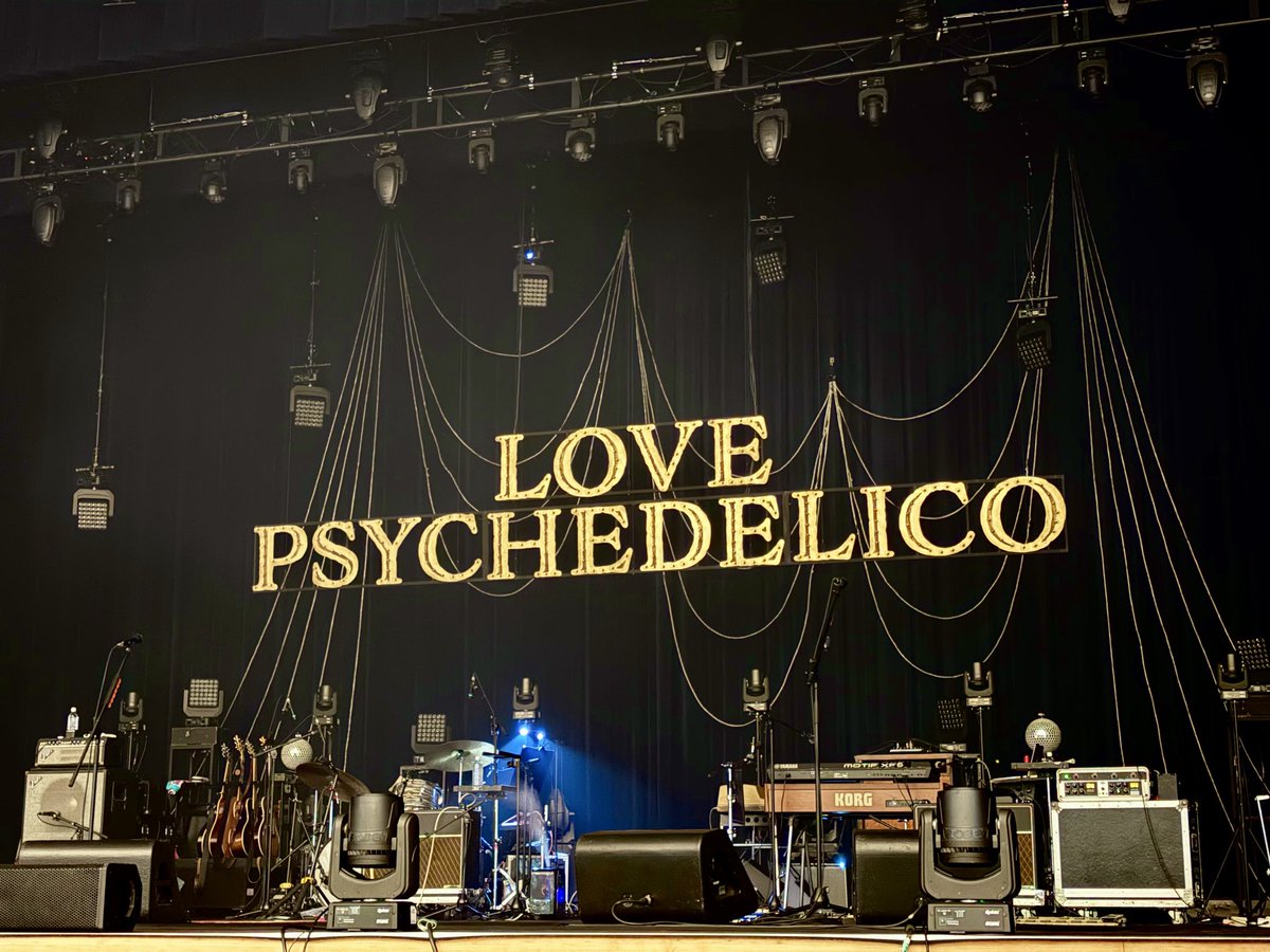 0001102S's tweet photo. #lovepsychedelico 
#25thAnniversaryTour
#人見記念講堂

夢見心地なステージでした。
素敵でした。 https://t.co/DlnigbDGzi