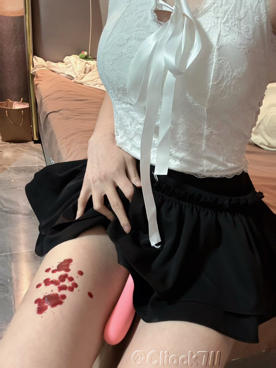 Cliock711's tweet photo. 操你的时候滴你身上会很爽吧，宝宝
（低温蜡烛还是更适合滴小狗身上）
又香又闪的🕯️：@ReeseZhao333986 
#RSEXO基色 #4i #iiiis https://t.co/4tiAi2VyOn