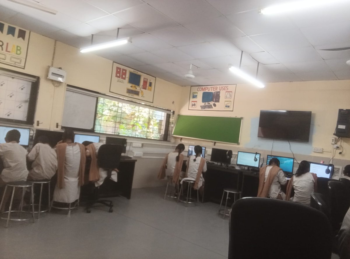 apnipathshalain's tweet image. In our Apnipathshala, young students are not just using technology; they are learning how to shape the future. 

apnipathshala.org 
#Apniapathshala #LearningCommunity  #DigitalEducation
