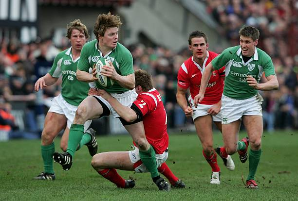 jpstafford's tweet photo. In 2006, a year after their Grand Slam, Ireland dismantled Wales 31-5 in Dublin.
Gavin Henson was booed by the home crowd (his 2005 book had accused Brian O'Driscoll of gouging).
Oddly, several Irish journalists claimed the boos were from Welsh fans. #WALvIRE #rugbyhistory https://t.co/fSrNo2iIWB