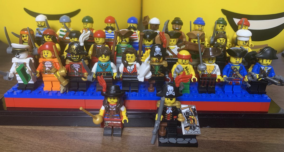 dive_down's tweet photo. LEGOのパイレーツシリーズ
2以降の新しめ+α
もうちょい追加したり変えたいところもあるけど、土台の大きさ的にとりあえずこんな感じで海賊団完成

次は途中で止まってる船を完成させたい・・・ https://t.co/qQFqiF9LDZ