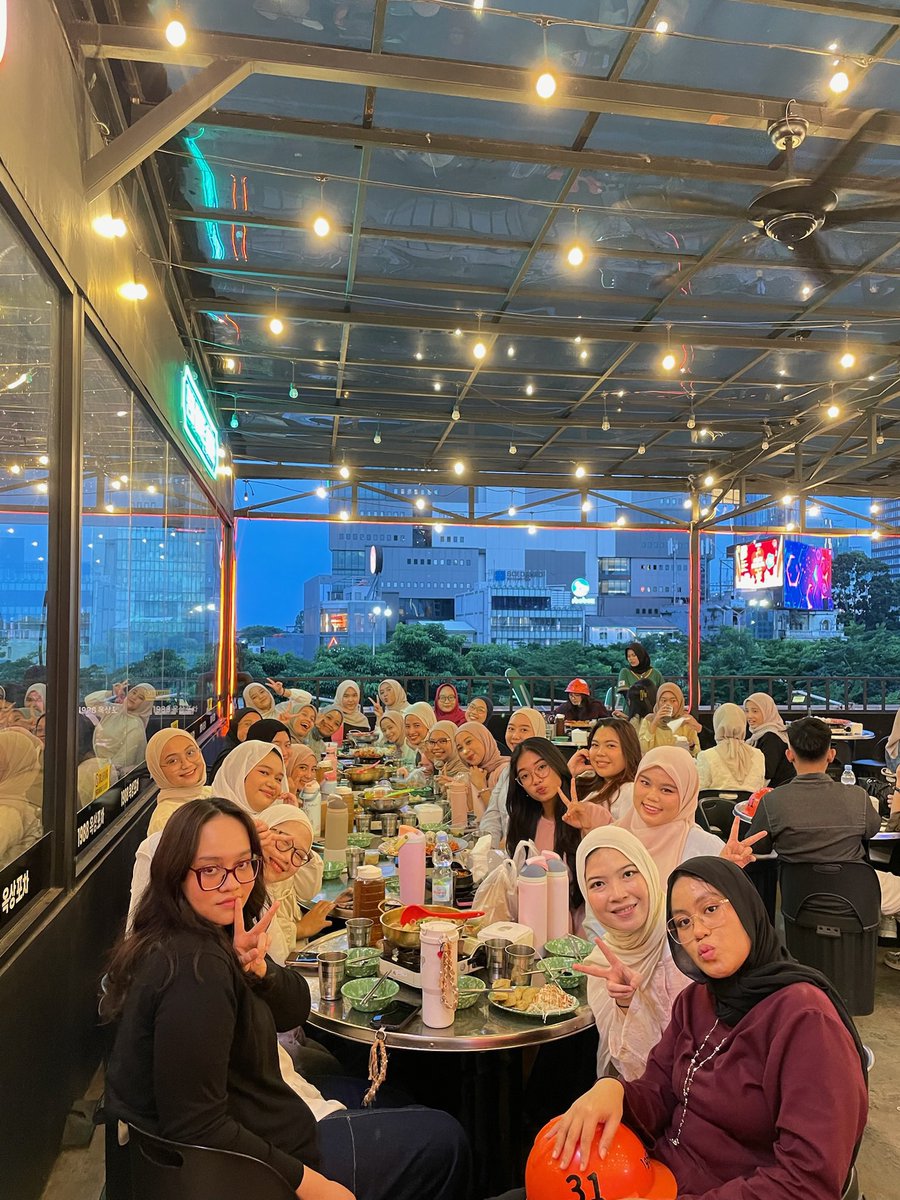 kay ᥫ᭡ tweet media