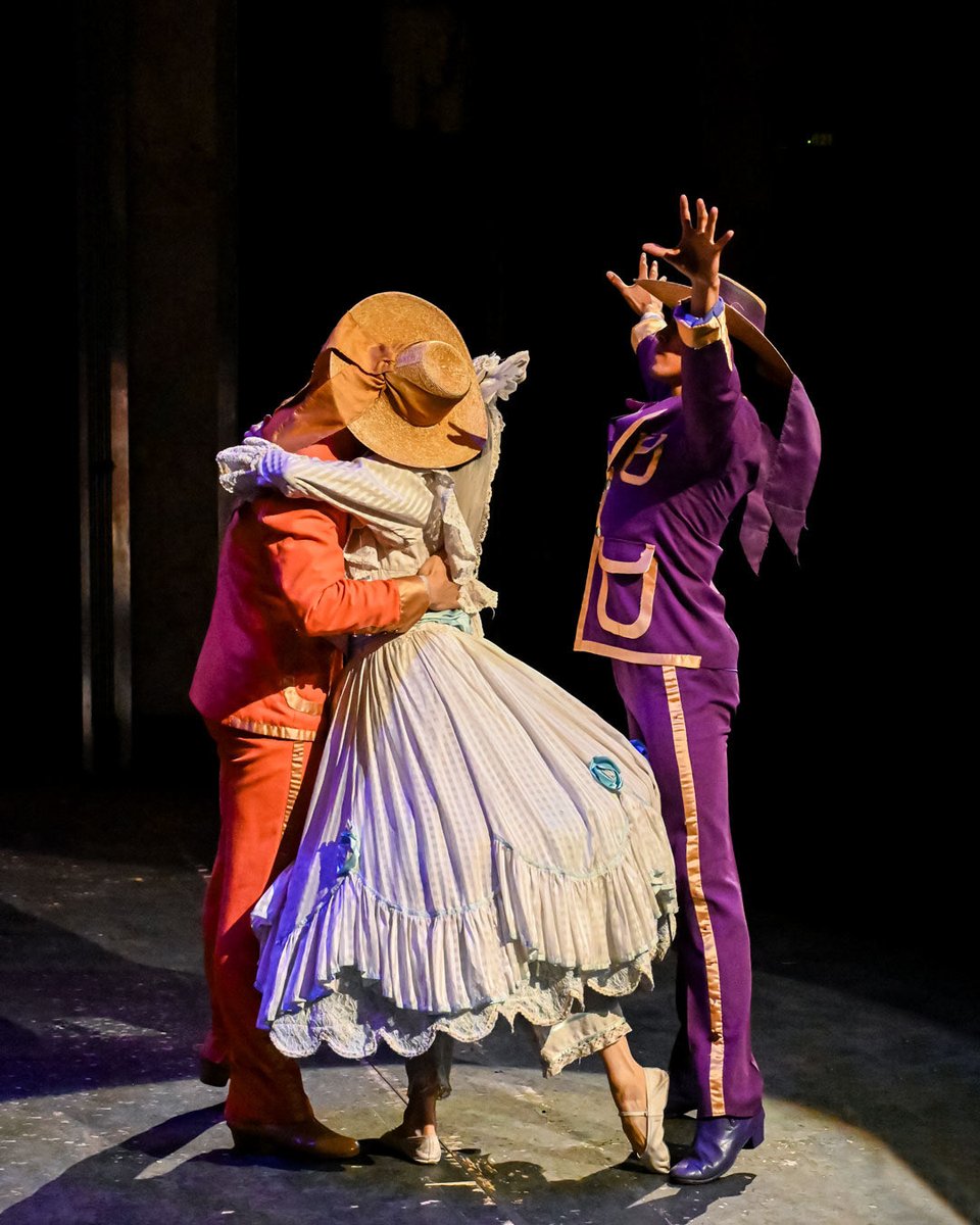 Ballet de Amalia Hdz tweet media